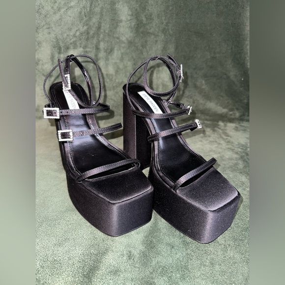 STEVE MADDEN GIA HEELS - BLACK SATIN - SIZE 9.5 - Picture 3 of 6